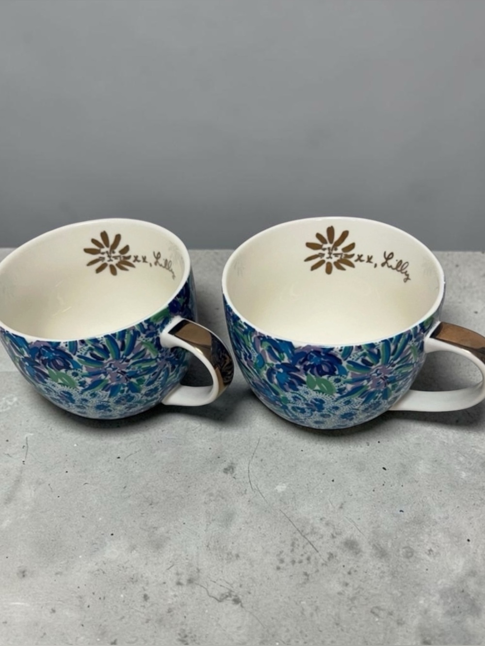 Lilly Pulitzer Teacup Coffee Mug “Lion Around “
Print Set of 2 Large